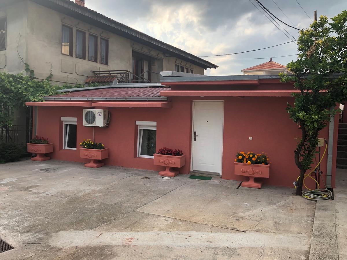 Apartmani Pavicevic ポドゴリツァ エクステリア 写真