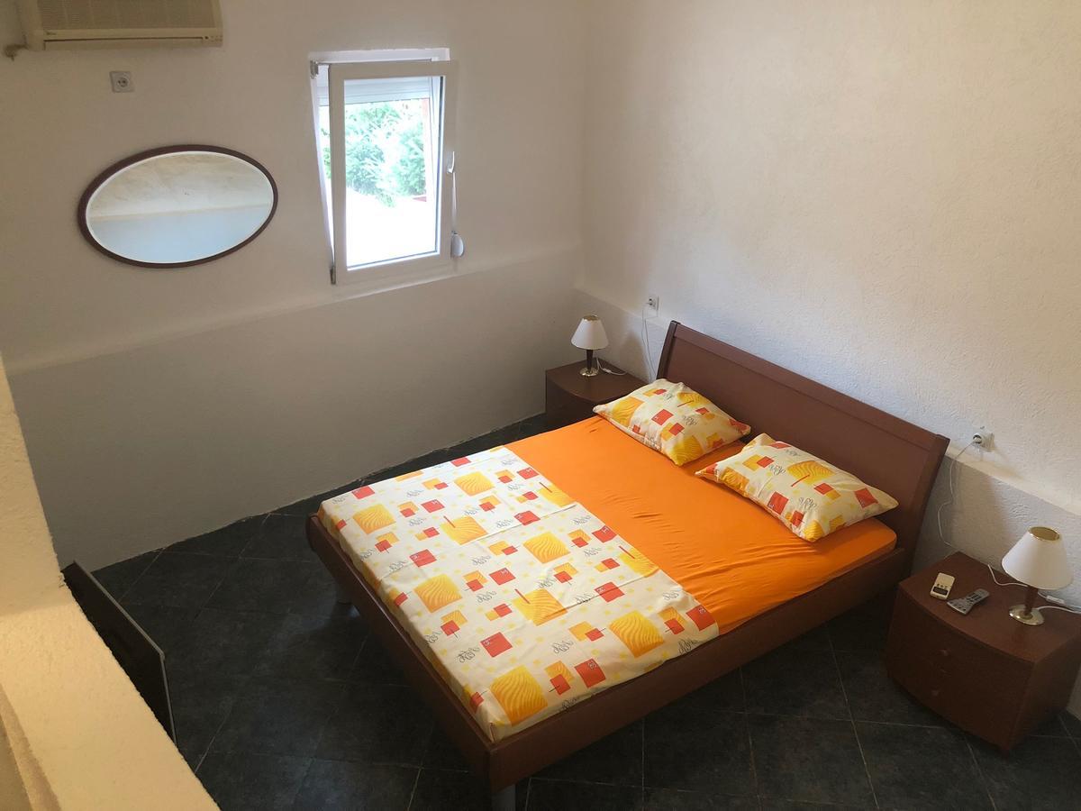 Apartmani Pavicevic ポドゴリツァ エクステリア 写真